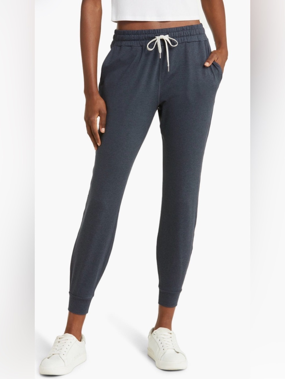 VUORI performance jogger size small